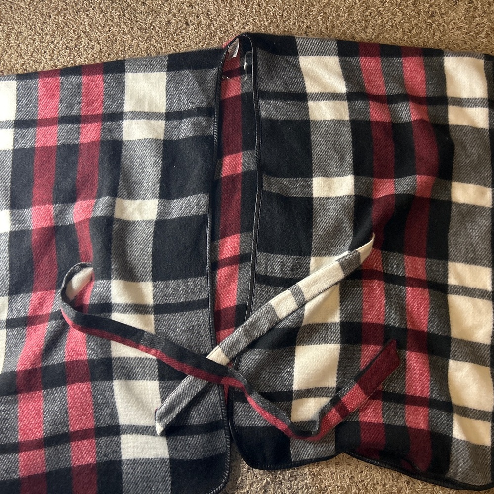 Women’s shawl
